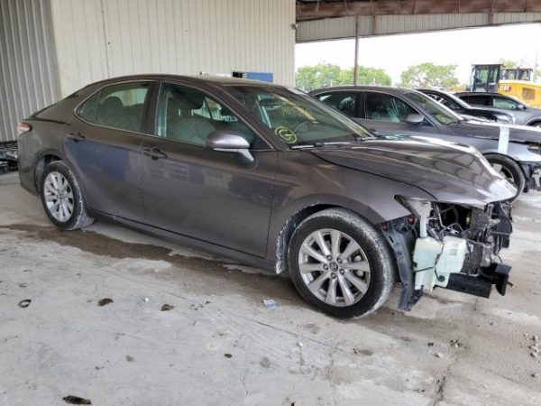 TOYOTA CAMRY LE 2018