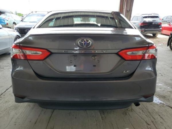⁦TOYOTA CAMRY LE 2018⁩ - الصورة ⁦7⁩